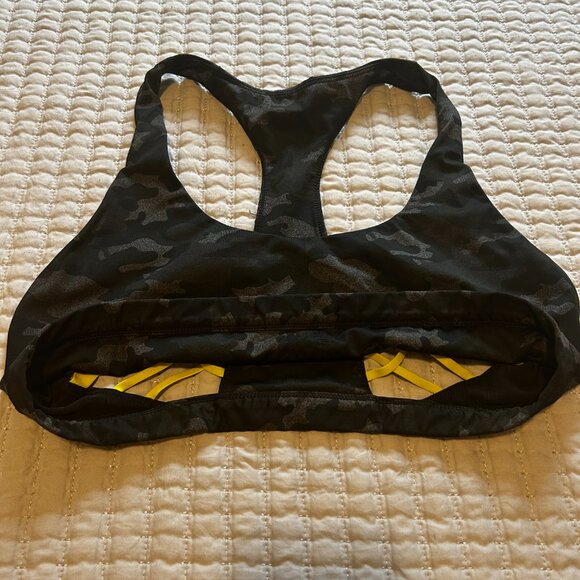 Fabletics Boost Medium Impact Sports Bra – Size XL – Black Charcoal Camo Yellow - Picture 2 of 6
